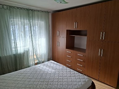Închiriez apartament 3 camere 80m2 Lunca Cetatuii