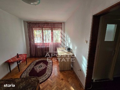 Apartament cu 2 camere, semidecomandat,centrala,zona Dambovita