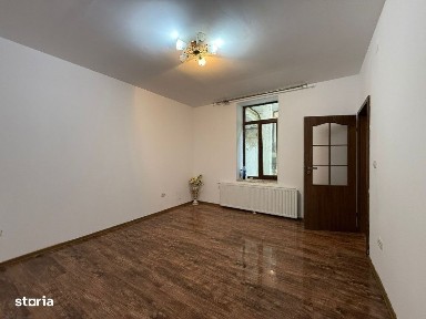Casa cu 2 camere, semi-decomandat, 50mp utili - zona semicentrala