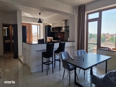 Apartament de 3 camere cu terasă și parcare - Zona Centrala