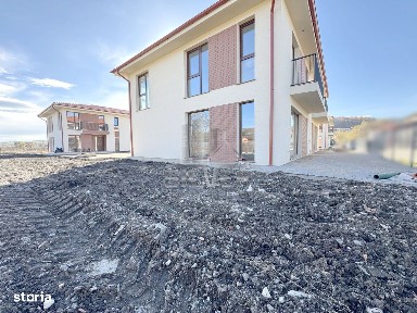 Casa cuplata in zona accesibila cu CF.