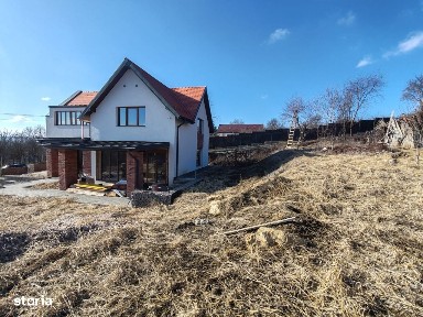 Casă individuală la 20 km de Cluj-Napoca în localitatea Rediu