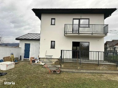 Casa moderna cu 3 dormitoare, garaj si teren 500 mp - finalizare dec