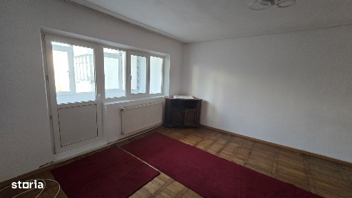 Ofer spre închiriere garsoniera et 1