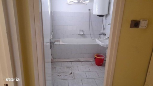 Apartament doua camere central etaj 3=. 50 m2-