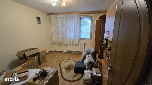 Vand apartament 3 camere sd Str Smirodava