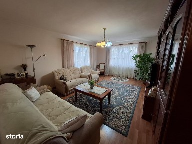 Str. Victoriei (zona Marul de Aur)-ap. 2 camere, etaj 2, bloc tip vila