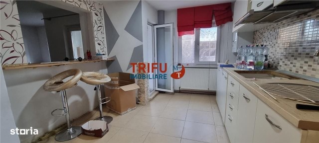 Apartament 3 camere de vanzare Stadion etaj 1