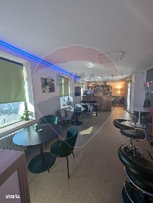 Casă / Vilă cu 5 camere de vânzare în zona Est