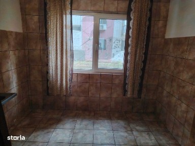 De vanzare apartament cu 3 camere, Giurgiu -Tineretului