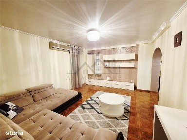 Apartament cu 4 camere decomandat cu parcare