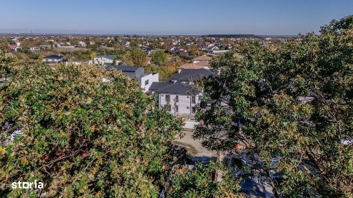 Proiect boutique intre lac si padure, complex inchis si finalizat