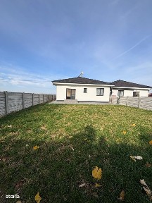 Chirie Casă ultramoderna, Sânmartin