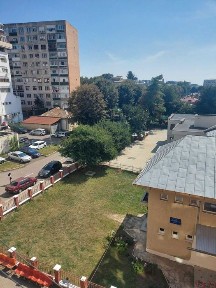 Vand apartament cu 3 camere