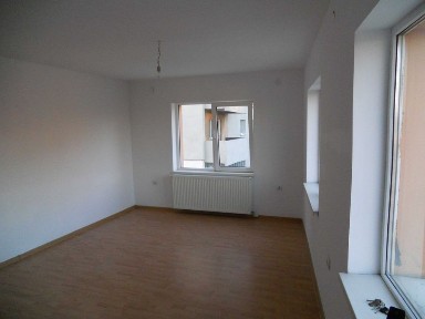 garsoniera ap, 3 camere (100 mp), et 2 in imobil privat, zona Lisimed