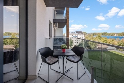 Inchiriere Studio spatios + loc de parcare, Nordmark!