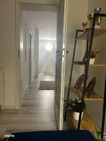 Apartament modern recent renovat 3 camere si parcare privata in Strand