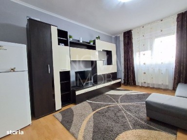 Garsoniera de inchiriat, Vasile Aaron