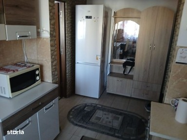 Persoana fizica inchiriez apartament cu doua camere in deva,merasti