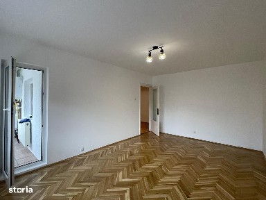 Apartament 3 camere - 2 bai - decomandat