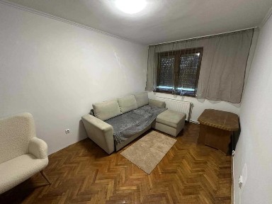 Apartament 2 camere ultracentral - Tășnad De vânzare sau de închiriat