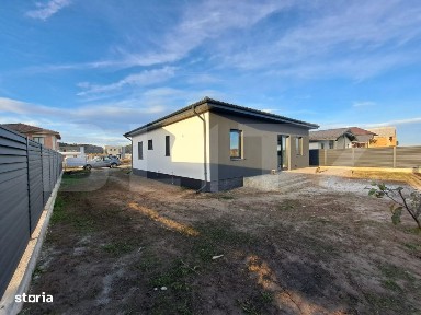 Casa Moderna cu 4 Camere in Sanpetru ! Toate utilitatile si finisaje l