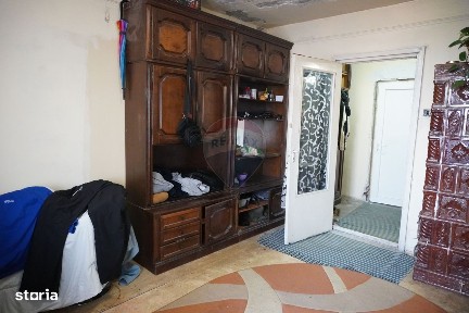 Garsonieră luminoasă și bine compartimentată