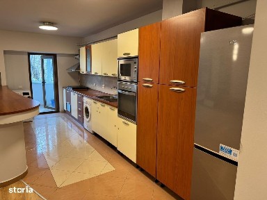 Inchiriez ap cu 3 camere str. Bucuresti