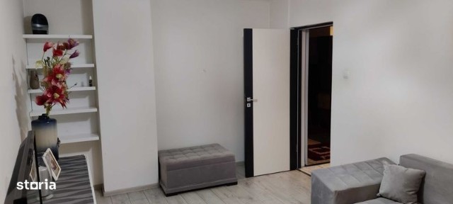 Inchiriez garsoniera decomandata B-dul Bucuresti (Ploiesti)