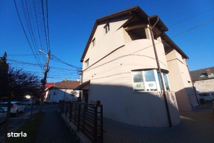 Vanzare - Proprietate compusa din teren de 4.5 ari si constructie D+P+