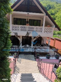 Casa/Pensiune/Restaurant de vanzare Cugir