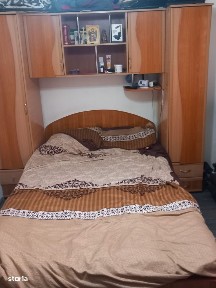 Garsoniera decomandata,Zona Far