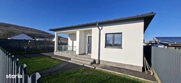Hemeius-casa noua parter-82 mp utili-teren 270 mp - apa - curent - gaz