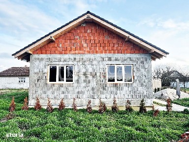 Casa de vanzare cu 3 camere in Girisu de Cris, Bihor