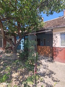 Apartament de vanzare, cu 2 camere, 55 mp, zona Sinaia