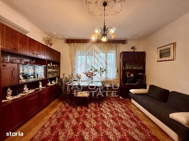 Casa individuala cu 2 fronturi stradale, teren 480mp, zona Crisan