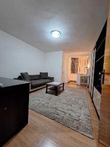 Garsoniera Titan - Metrou