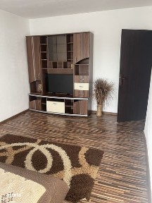 Inchiriez apartament vis-a-vis de mall!