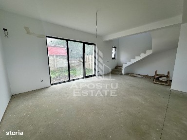 Casa insiruita cu 4 camere, la asfalt in Chisoda