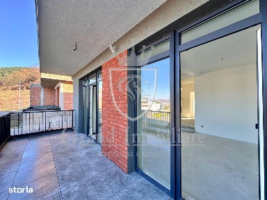 Duplex de vanzare 270 mp, zona Floresti