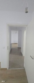 Apartament cu 3 camere în zona Tractorul, COD 8262