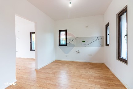 Casă / Vilă cu 5 camere de vânzare Tunari, Dimieni