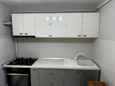 Inchiriez apartament cu 2 camere