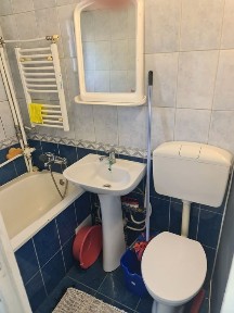 Inchiriez garsonieara parter nufarul