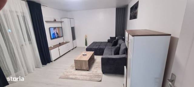 Închiriez apartament 2 camere central !