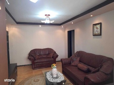 Inchiriez apartament cu 3 camere