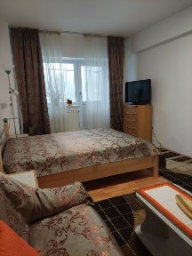 Garsoniera economică, McDonald's et.1