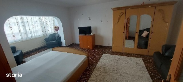 Banca Nationala - garsoniera 40 mp - mobilata, utilata, balcon, etaj 1