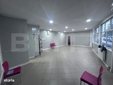 Spatiu comercial de vanzare, 80 mp, zona Debarcader