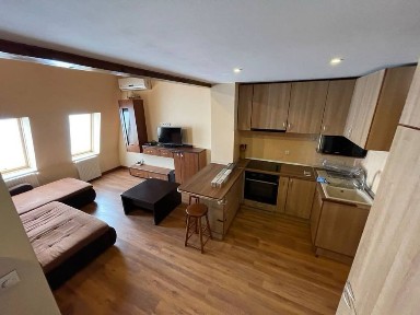 Apartament cu 3 camere de inchiriat